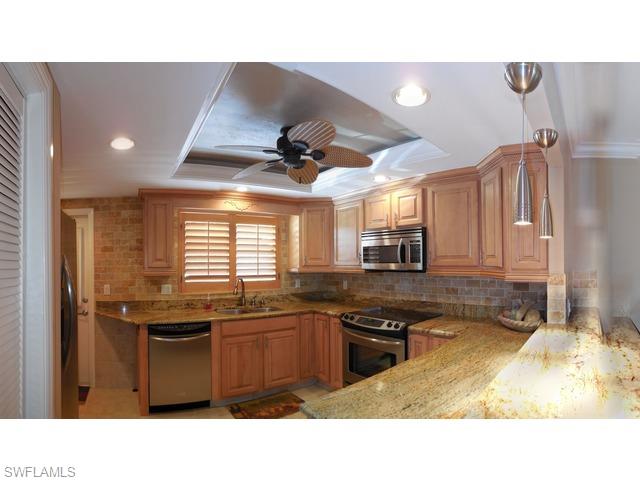 MARINA MANOR - Residential