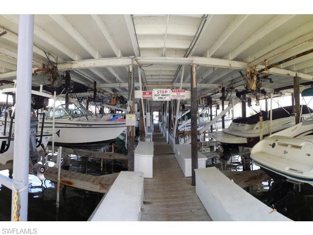 MARINA MANOR - Residential