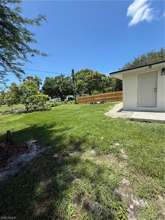 NAPLES MANOR - Residential