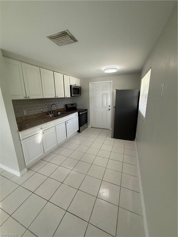 NAPLES MANOR - Residential