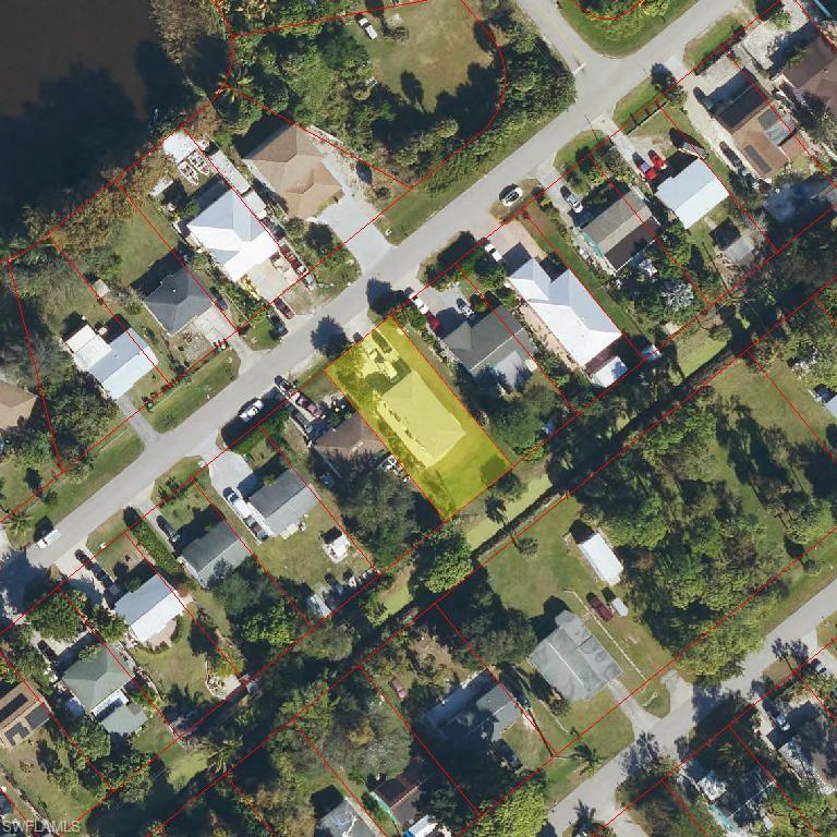 NAPLES MANOR - Residential