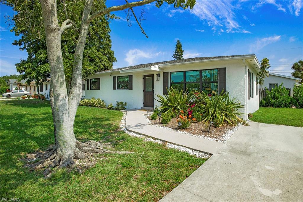 NAPLES VILLAS - Residential