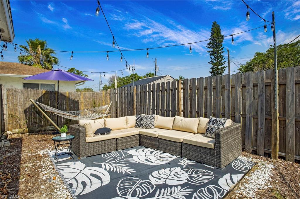 NAPLES VILLAS - Residential