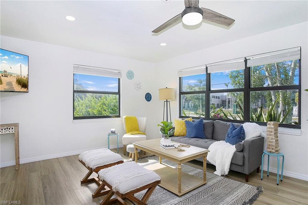 NAPLES VILLAS - Residential