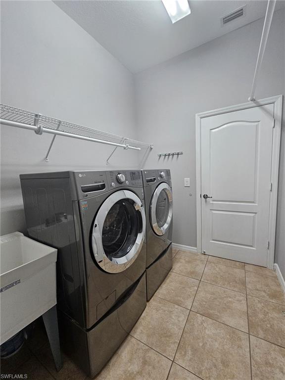 PROMENADE EAST - Residential