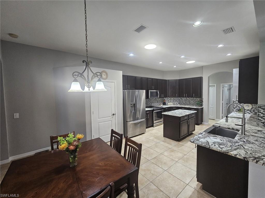 PROMENADE EAST - Residential