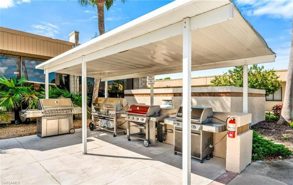 SEVEN LAKES - Residential