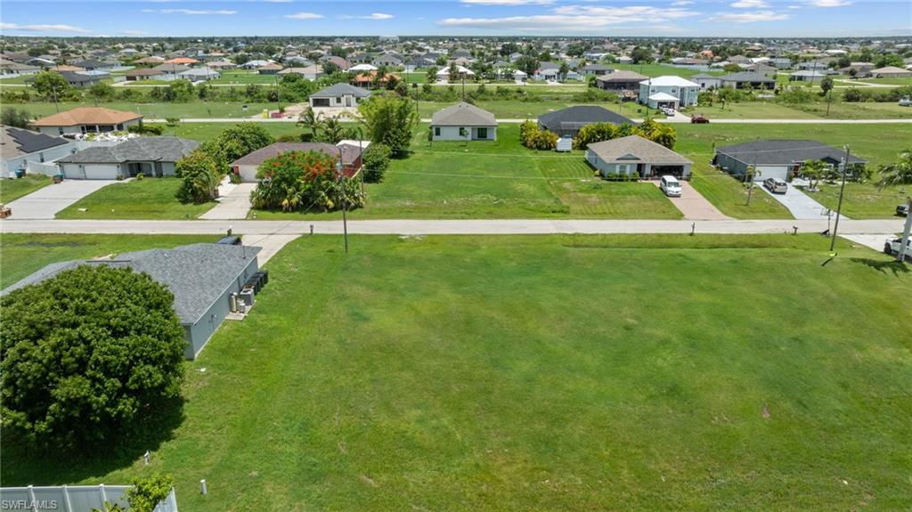 CAPE CORAL - Land