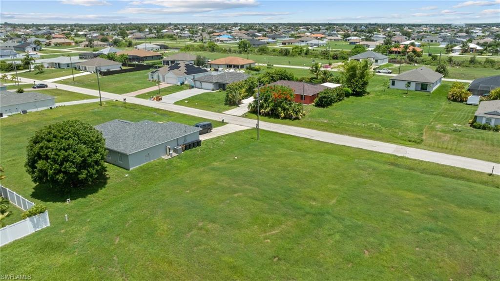 CAPE CORAL - Land