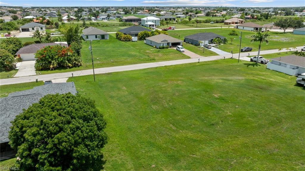 CAPE CORAL - Land