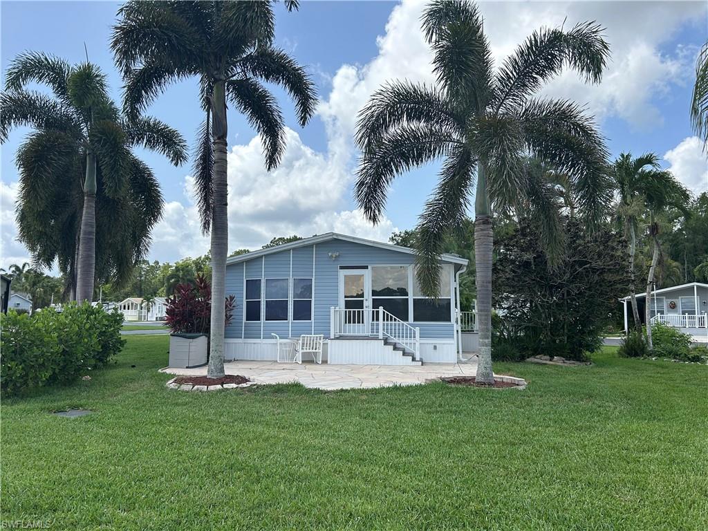 3027 Crystal Lake DR