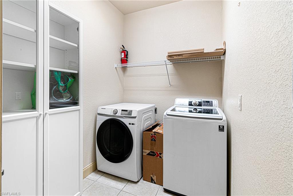 REFLECTION ISLES - Residential