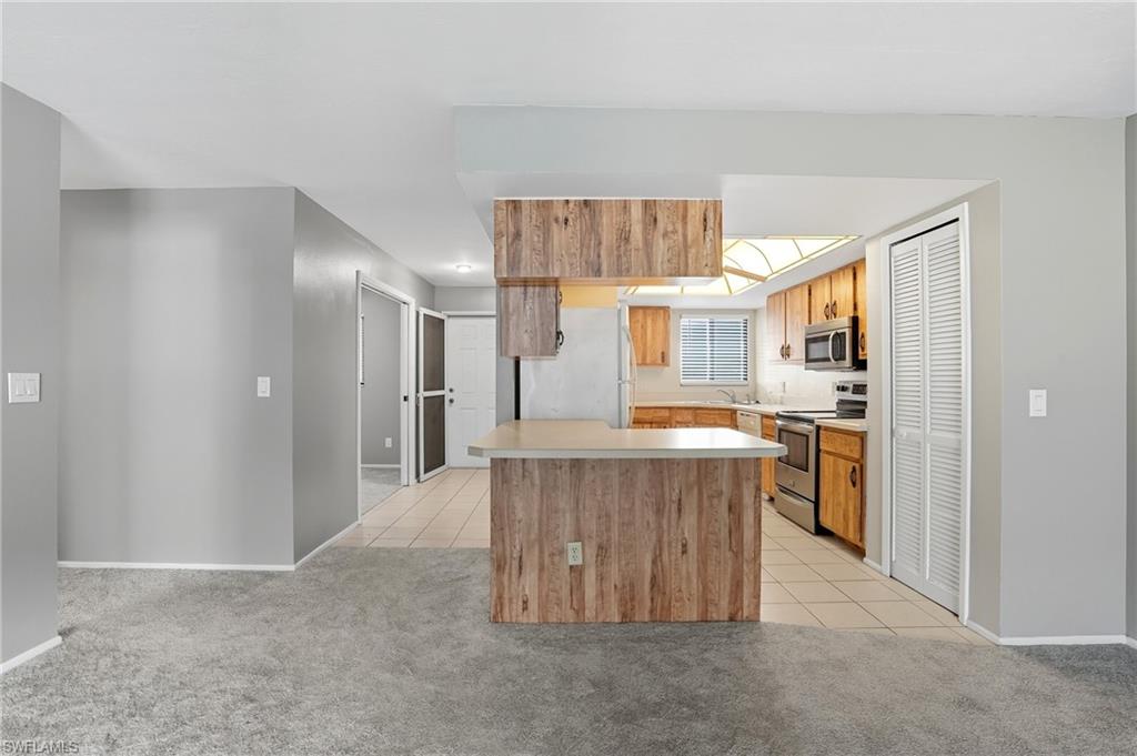 CORAL KEYES CONDO - Residential Lease