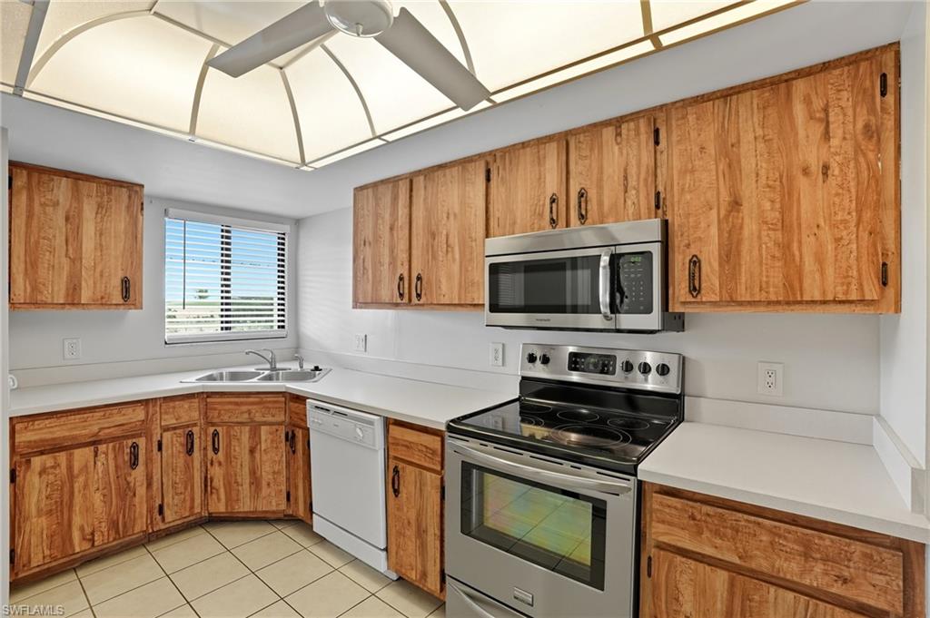 CORAL KEYES CONDO - Residential Lease