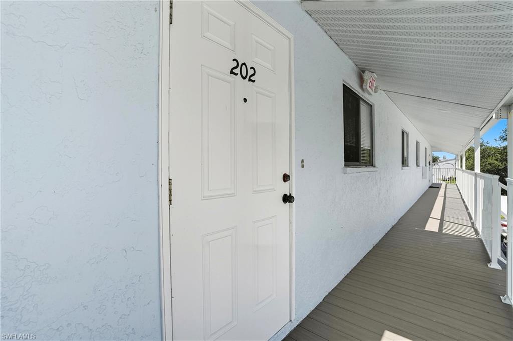 CORAL KEYES CONDO - Residential Lease