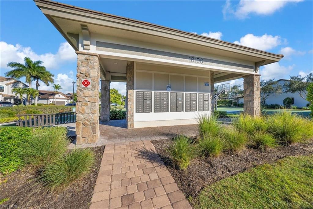 CAMDEN LAKES - Residential