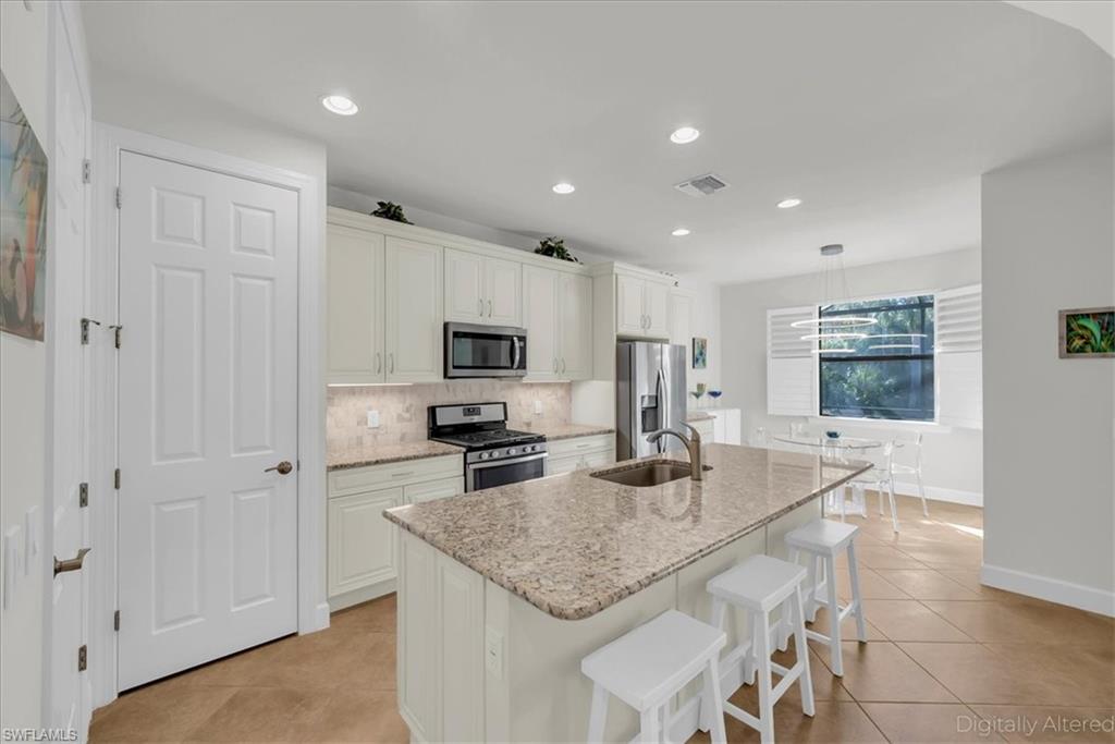 CAMDEN LAKES - Residential