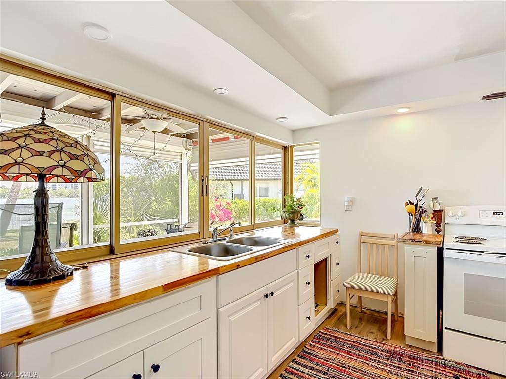 LAGUNA SHORES - Residential