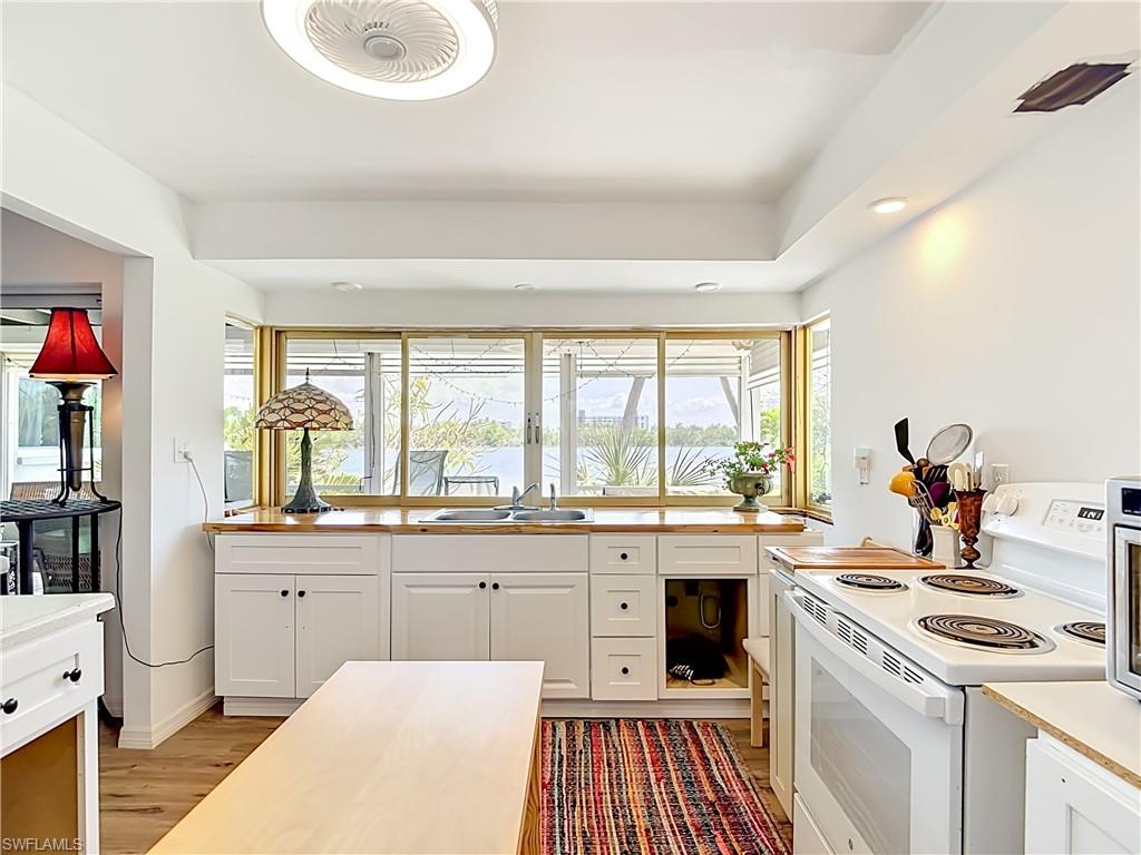 LAGUNA SHORES - Residential