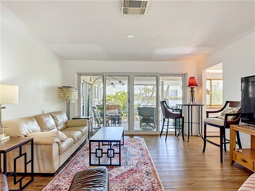 LAGUNA SHORES - Residential