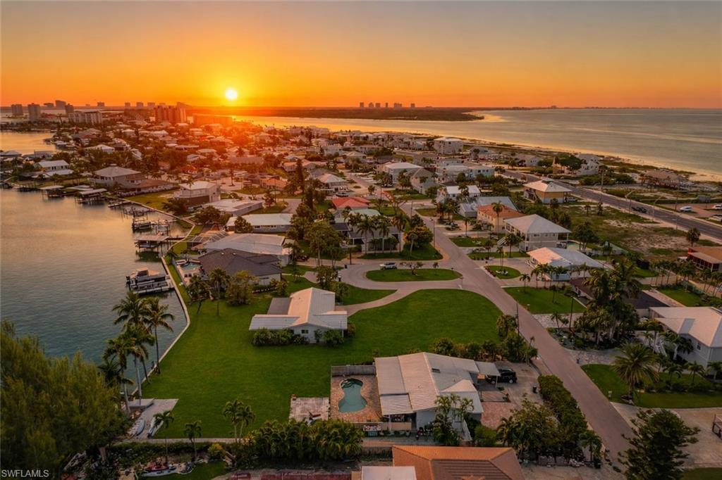 LAGUNA SHORES - Residential