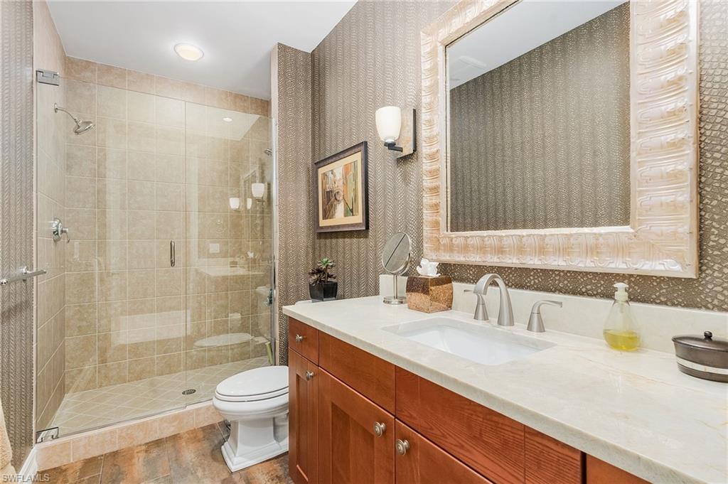 THE PARAMOUNT - Residential