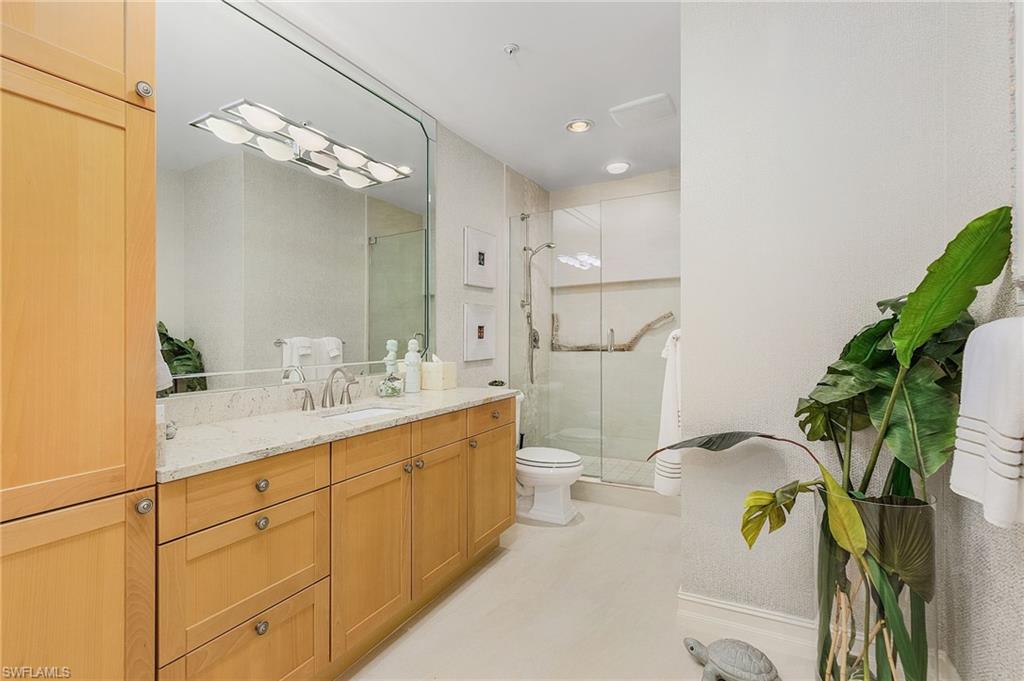 THE PARAMOUNT - Residential