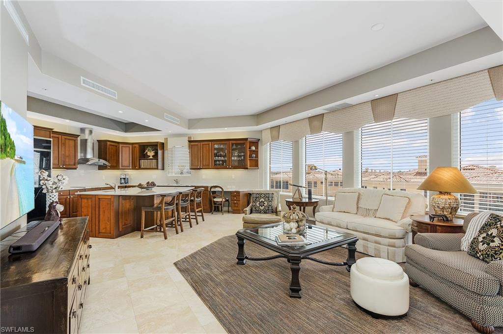 THE PARAMOUNT - Residential