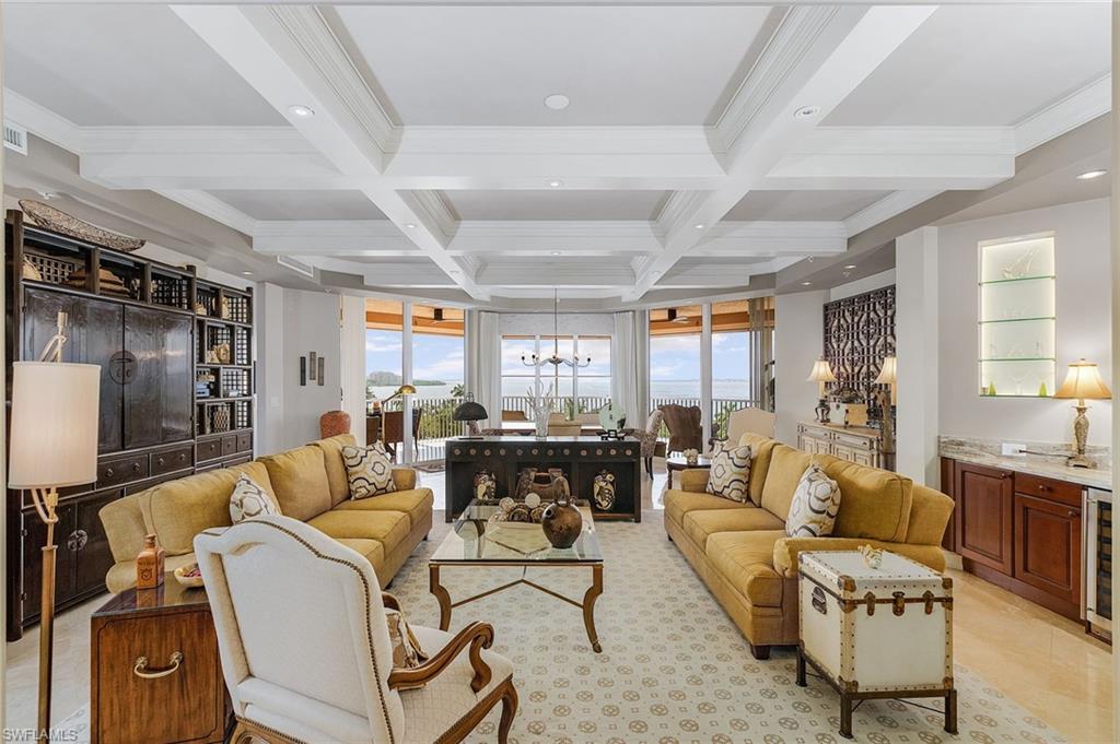 THE PARAMOUNT - Residential