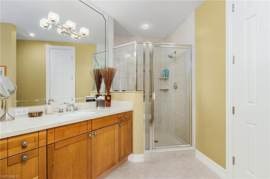 THE PARAMOUNT - Residential