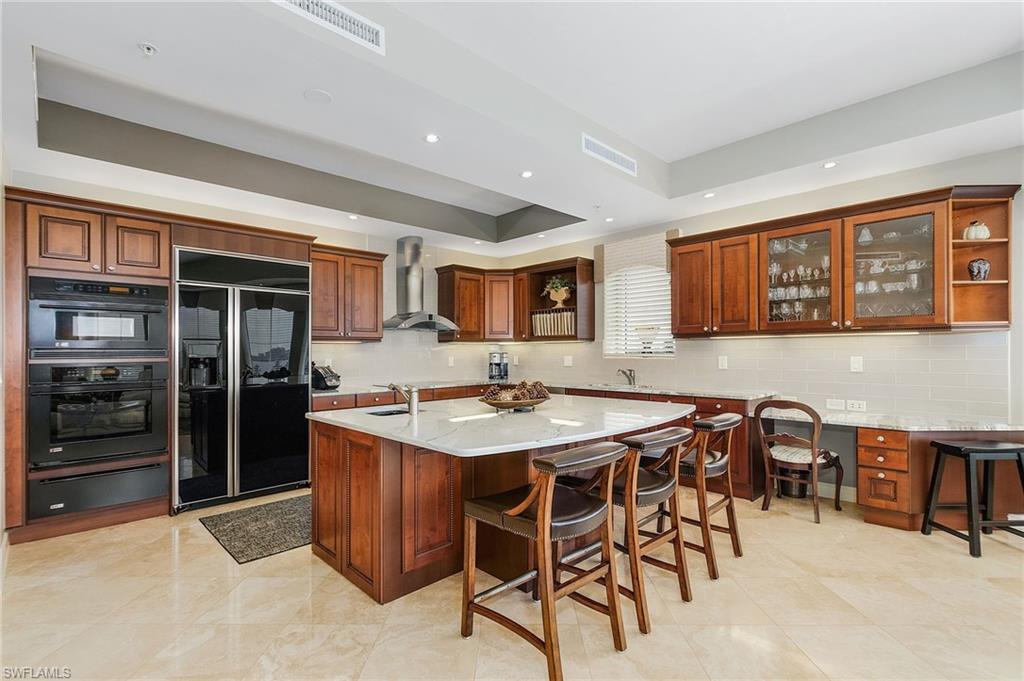 THE PARAMOUNT - Residential