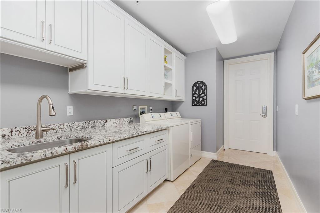 THE PARAMOUNT - Residential