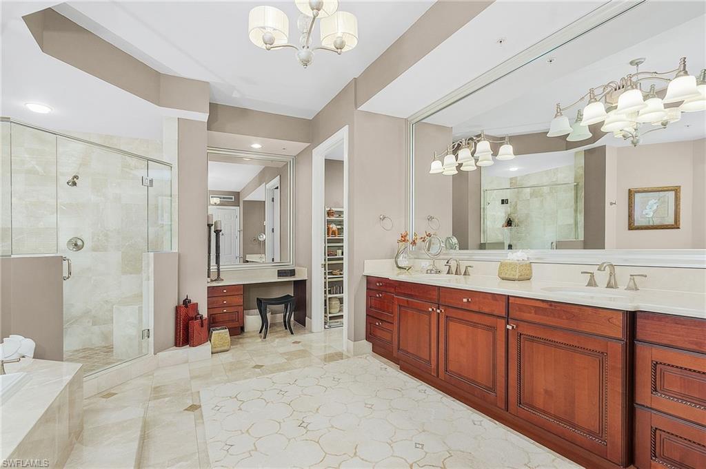 THE PARAMOUNT - Residential