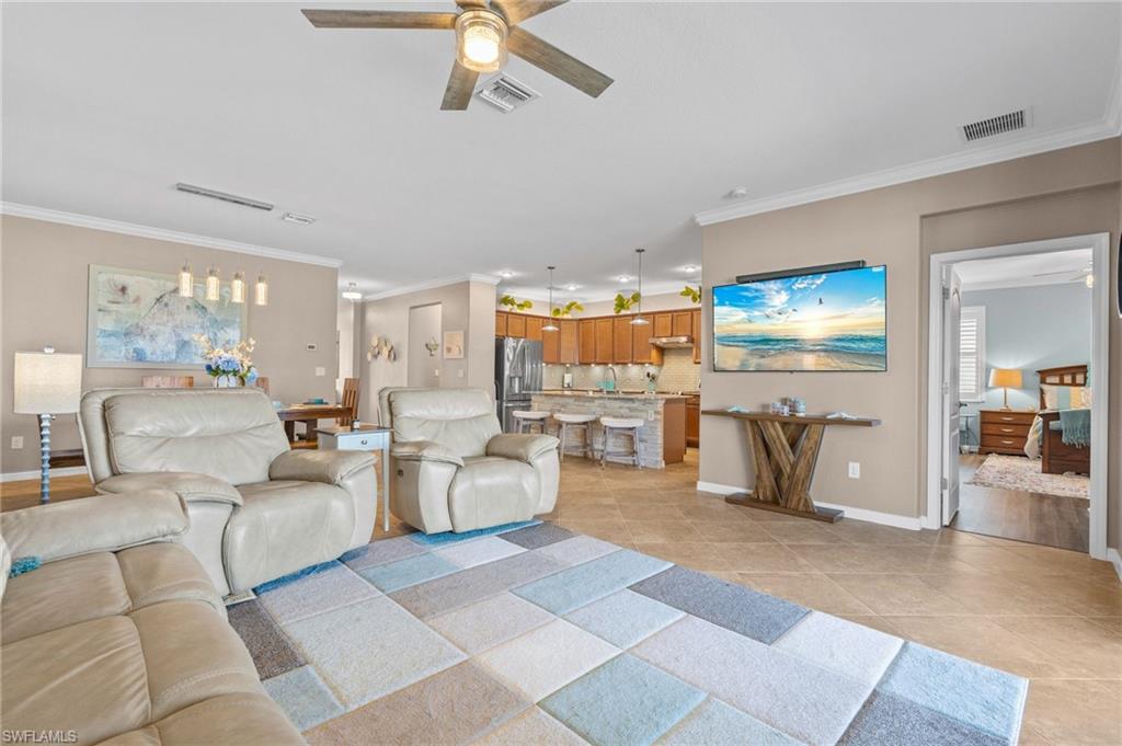 COUNTRY CLUB - Residential