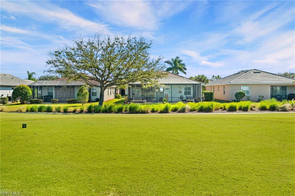 COUNTRY CLUB - Residential