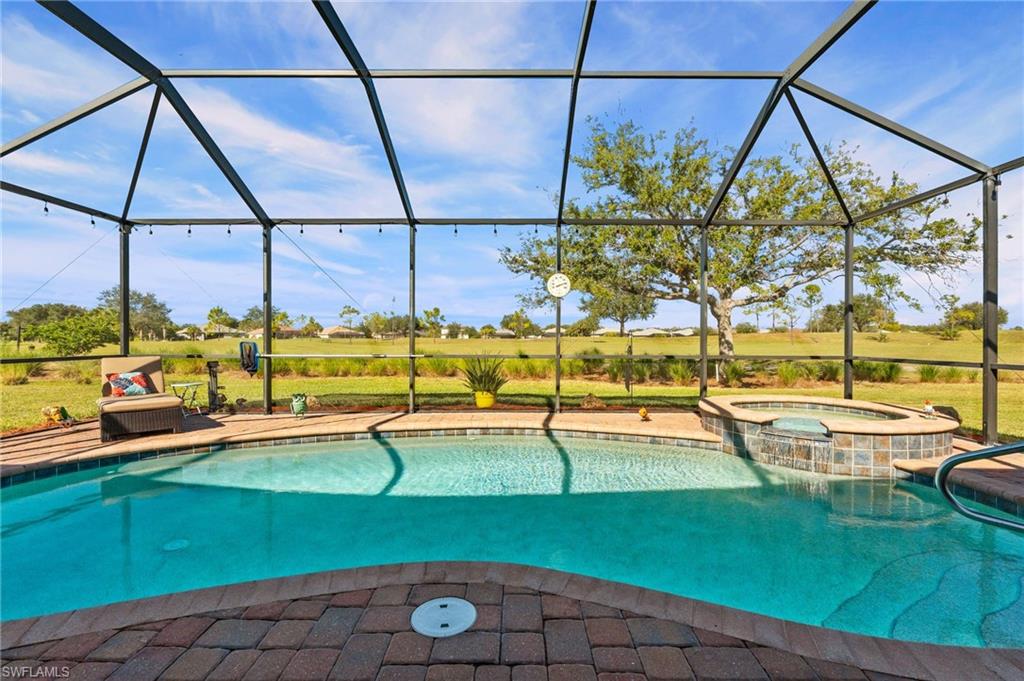 COUNTRY CLUB - Residential