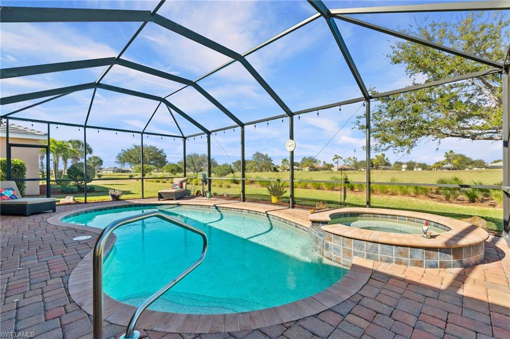 COUNTRY CLUB - Residential