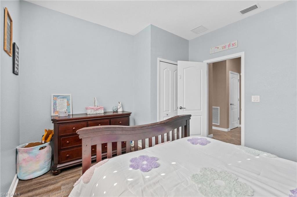 COUNTRY CLUB - Residential