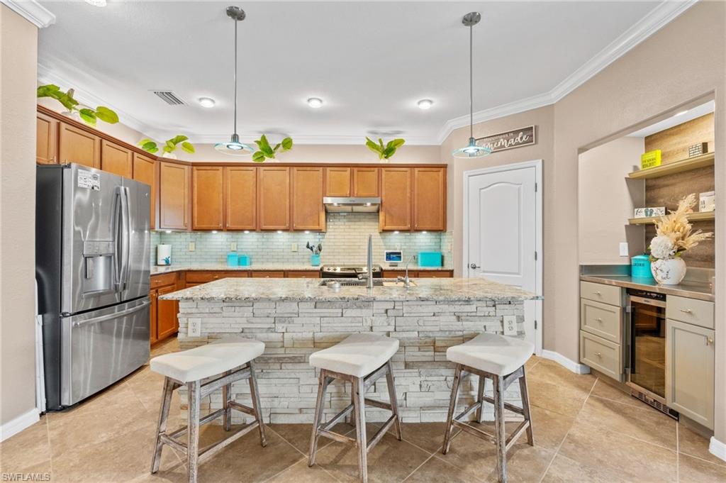 COUNTRY CLUB - Residential