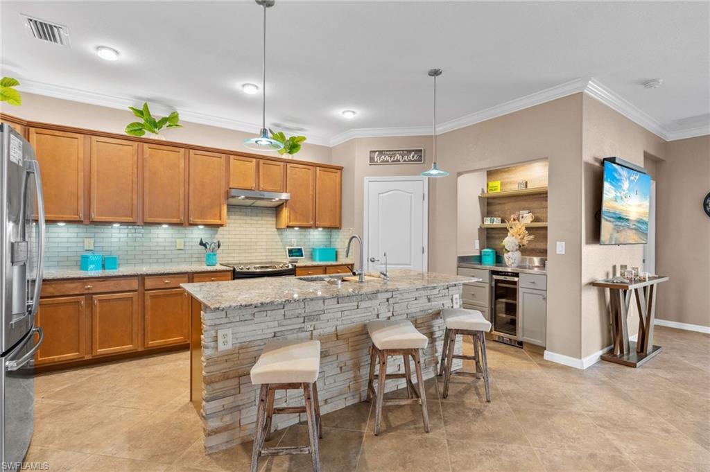 COUNTRY CLUB - Residential