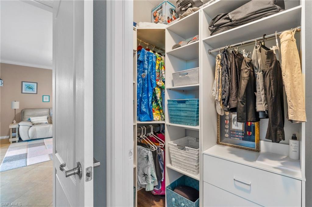 COUNTRY CLUB - Residential