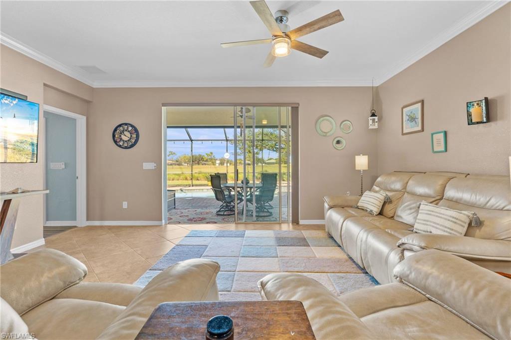 COUNTRY CLUB - Residential