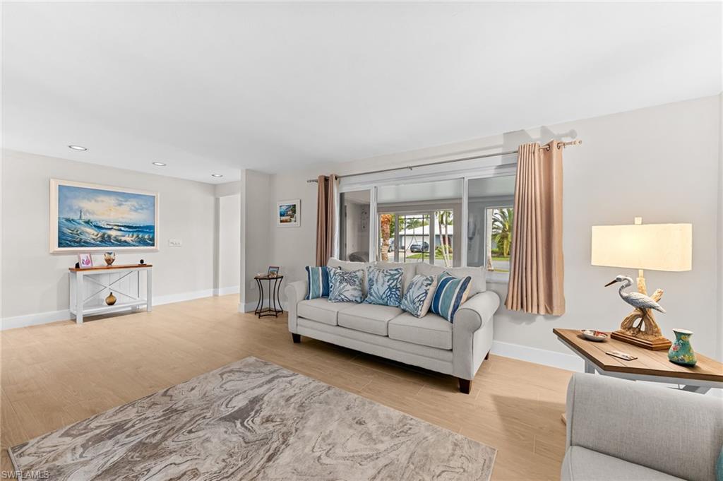 YACHT CLUB COLONY - Residential