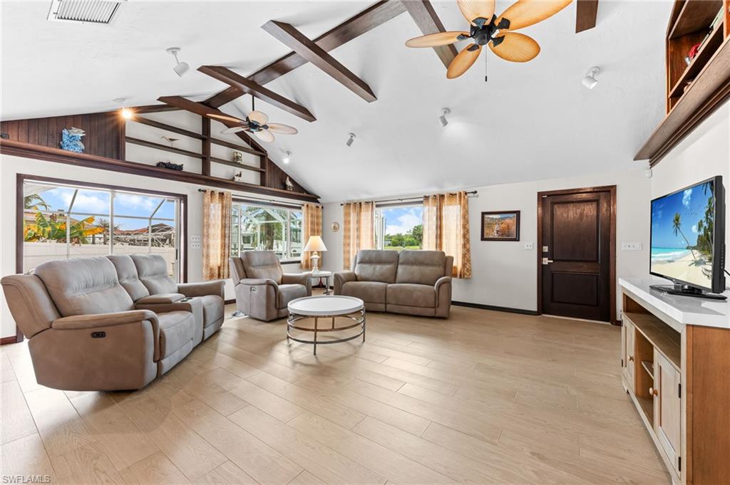 YACHT CLUB COLONY - Residential