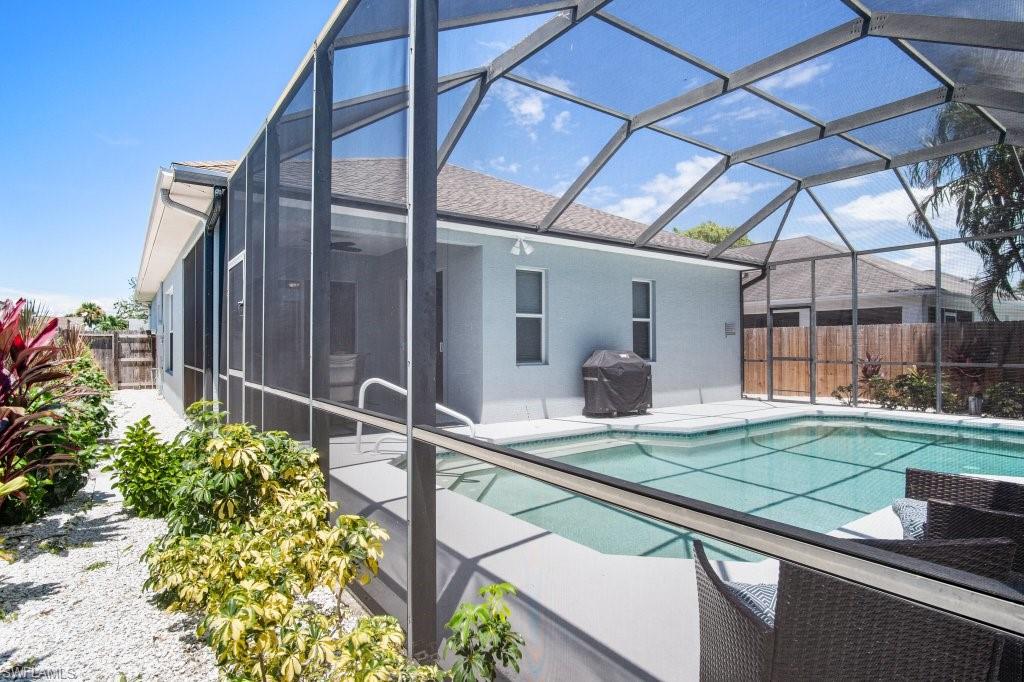 NAPLES PARK - Residential