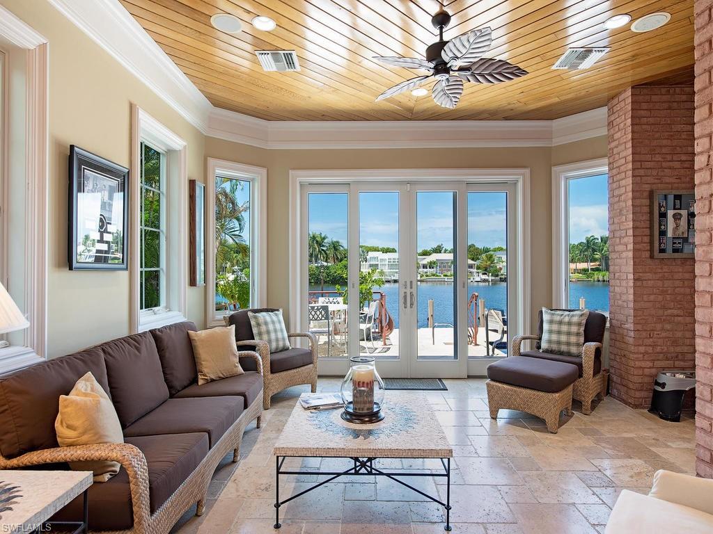 AQUALANE SHORES - Residential