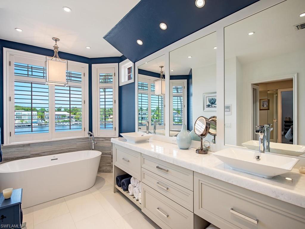 AQUALANE SHORES - Residential