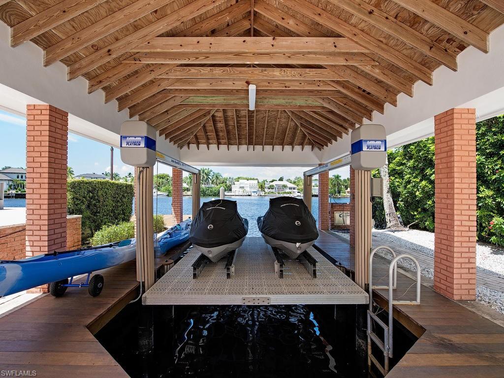 AQUALANE SHORES - Residential