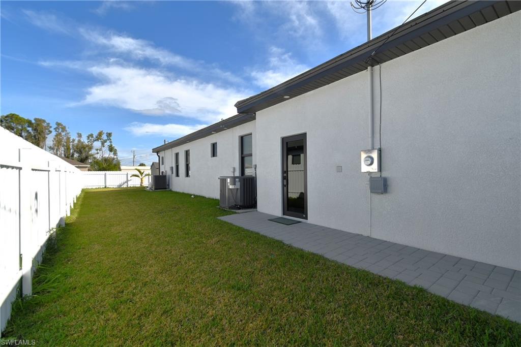 CAPE CORAL - Residential
