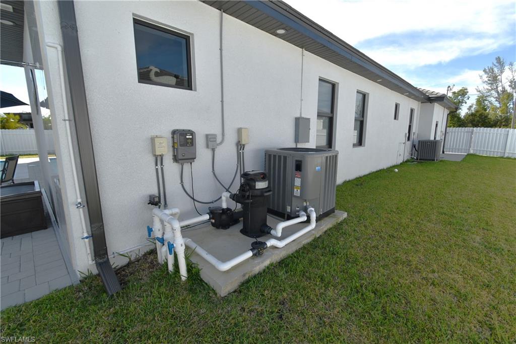 CAPE CORAL - Residential